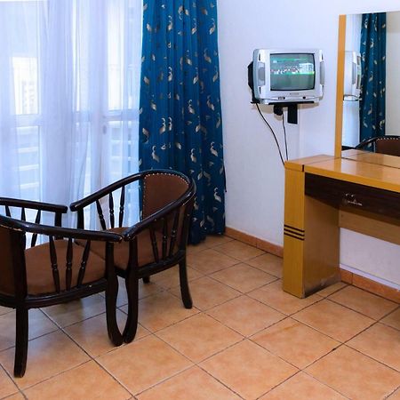 Aponye Hotel Кампала Экстерьер фото