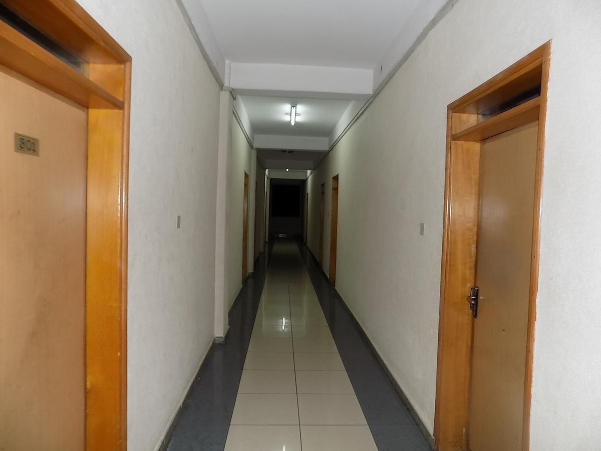 Aponye Hotel Кампала Экстерьер фото