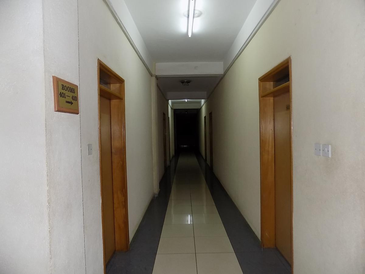 Aponye Hotel Кампала Экстерьер фото