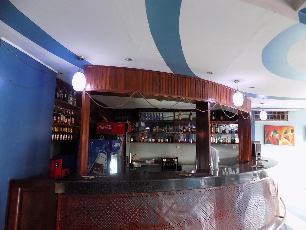 Aponye Hotel Кампала Экстерьер фото