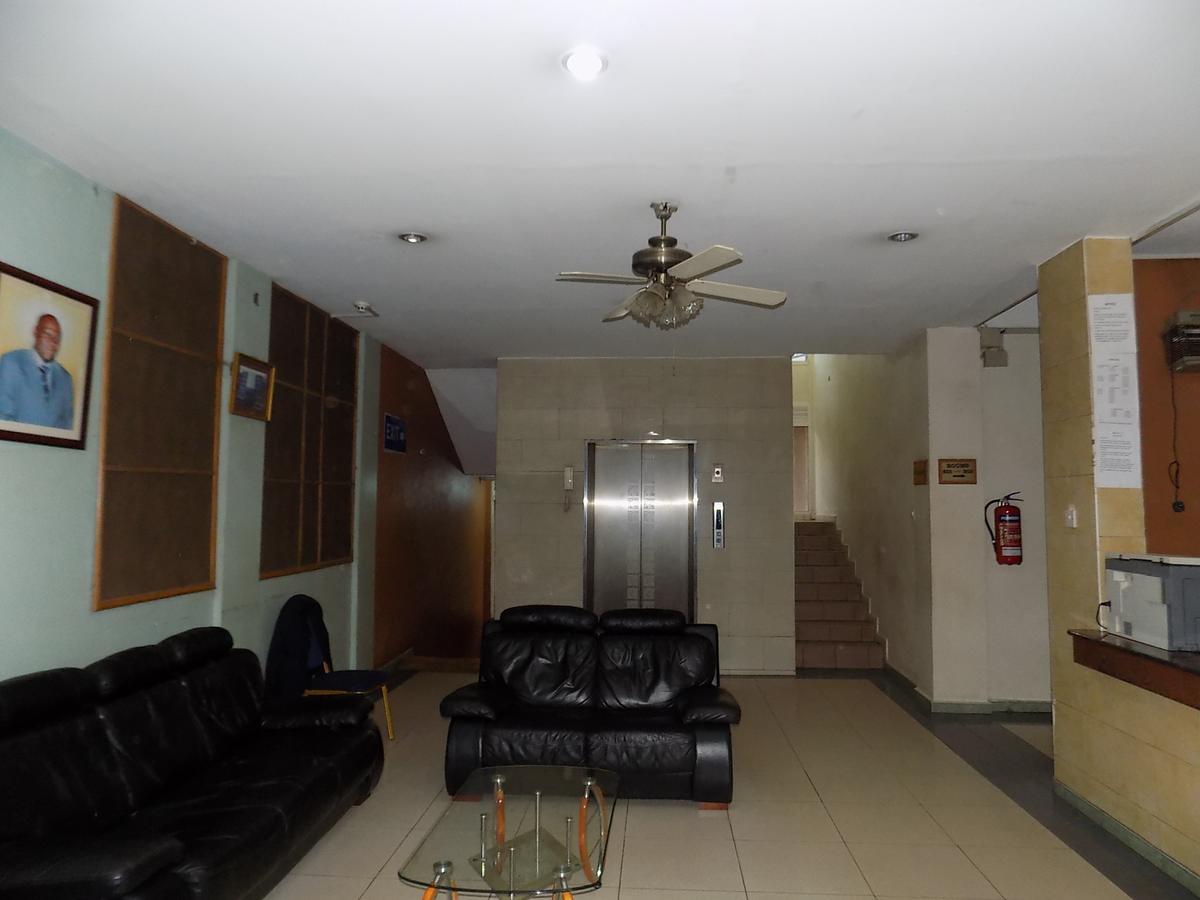 Aponye Hotel Кампала Экстерьер фото