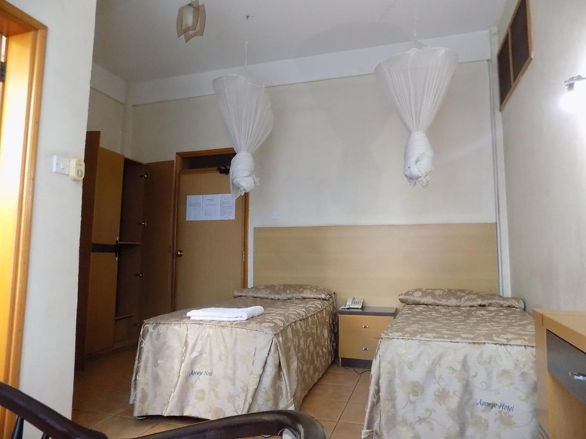 Aponye Hotel Кампала Экстерьер фото