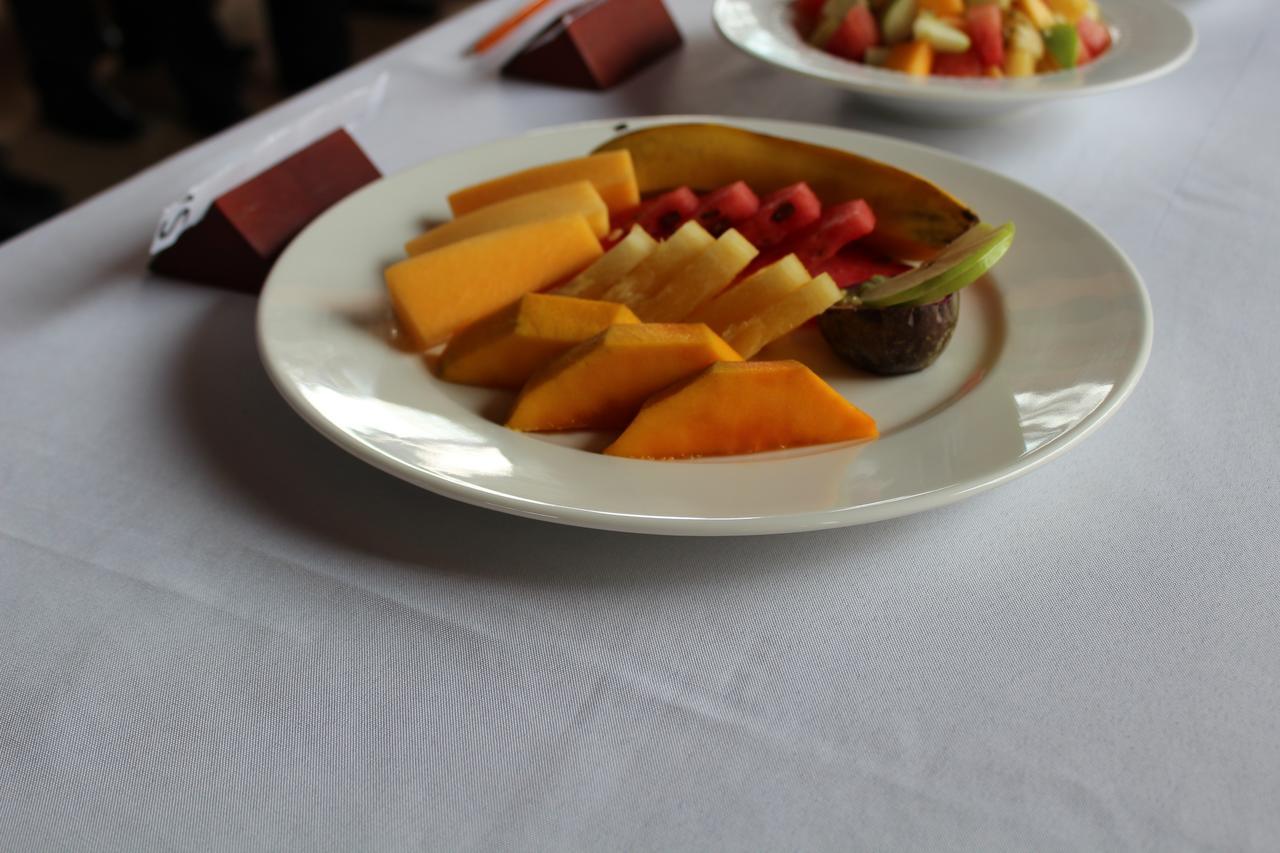 Aponye Hotel Кампала Экстерьер фото