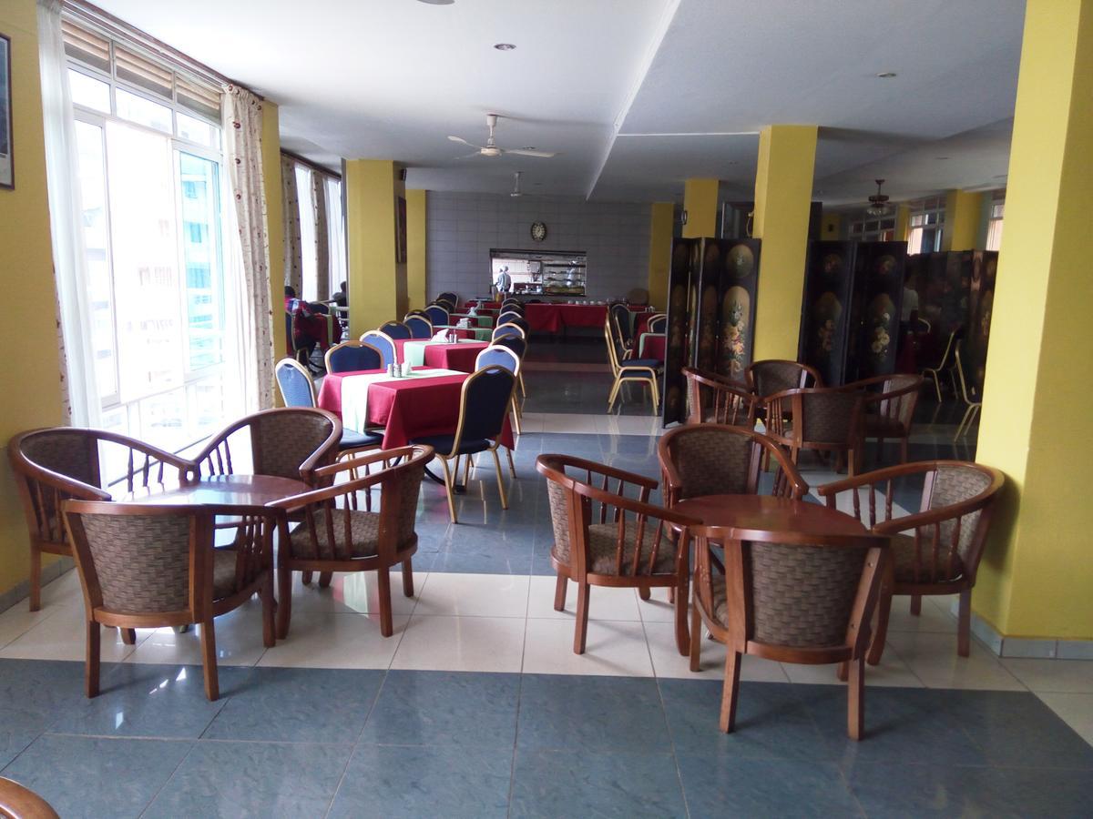 Aponye Hotel Кампала Экстерьер фото