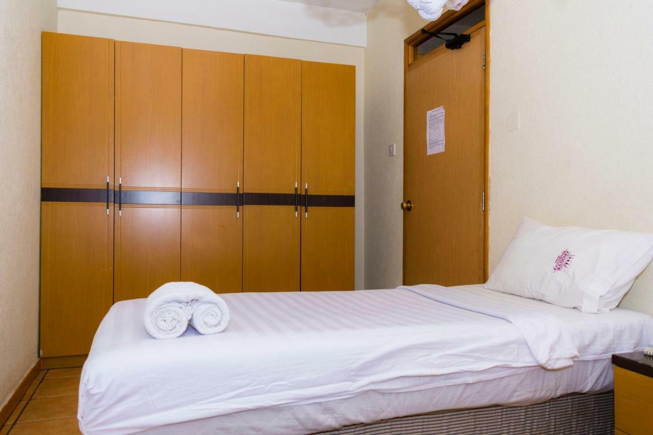 Aponye Hotel Кампала Экстерьер фото